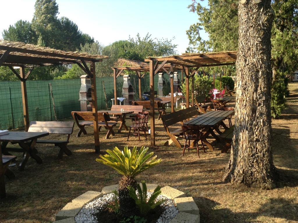 Villa Paradise Resort Gallicano nel Lazio Bagian luar foto